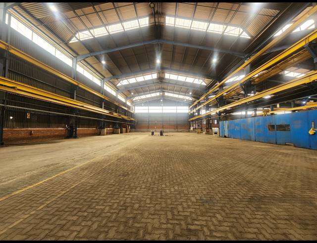 3,240M² WAREHOUSE TO LET IN ROODEKOP